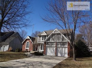 9306 Tomashaw Ln, Lenexa, KS 66219