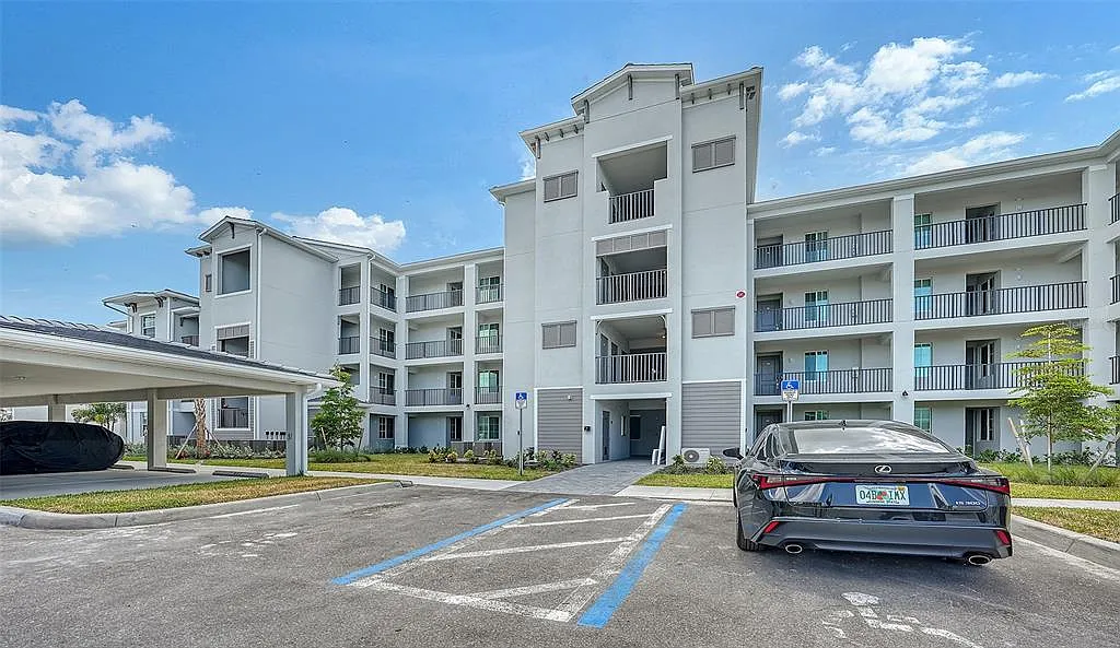 3 bed, 2.0 bath, 1436 sqft, $6,500 — Photo 4