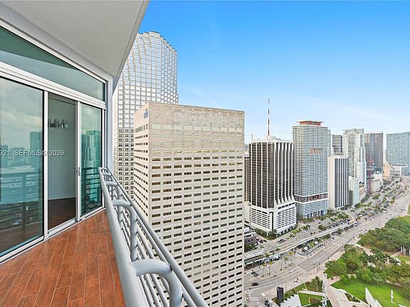 3rd image of 335 S Biscayne Blvd Ph Uph02