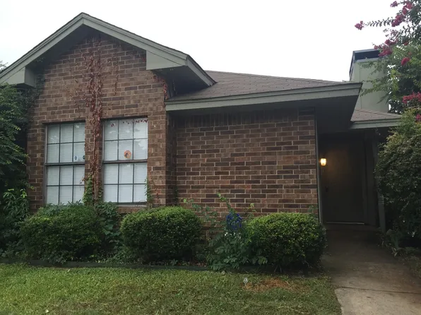 311 Bryant Ln, Cedar Hill, TX 75104