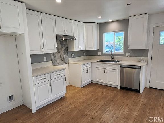 3rd image of 2333 Evergreen St