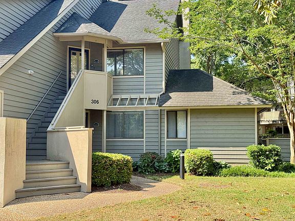 2nd image of 306 Westbury Ct. #2-E