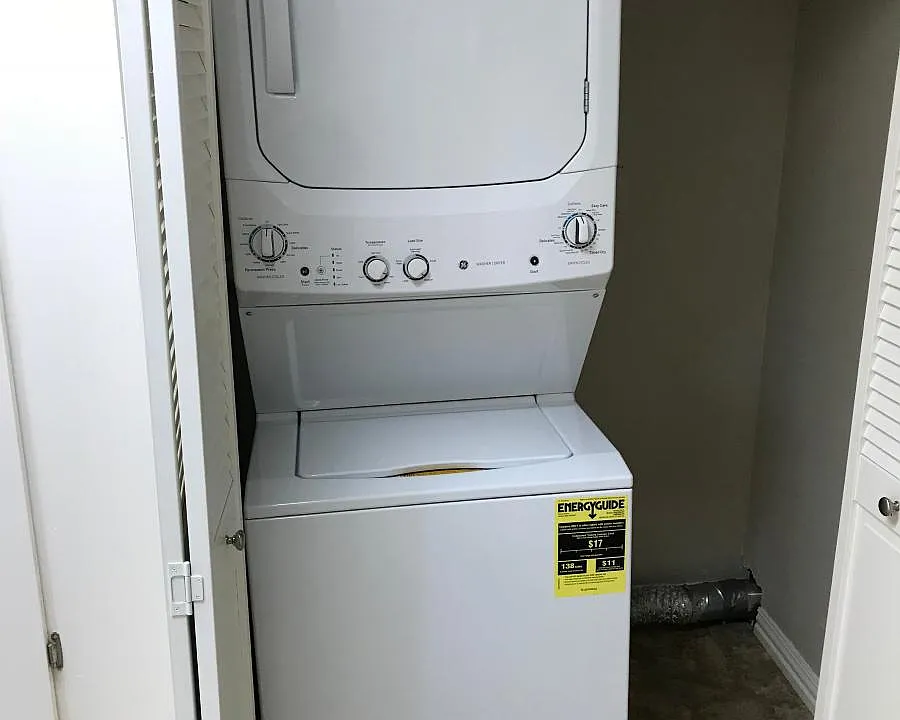 Laundry big in apt
