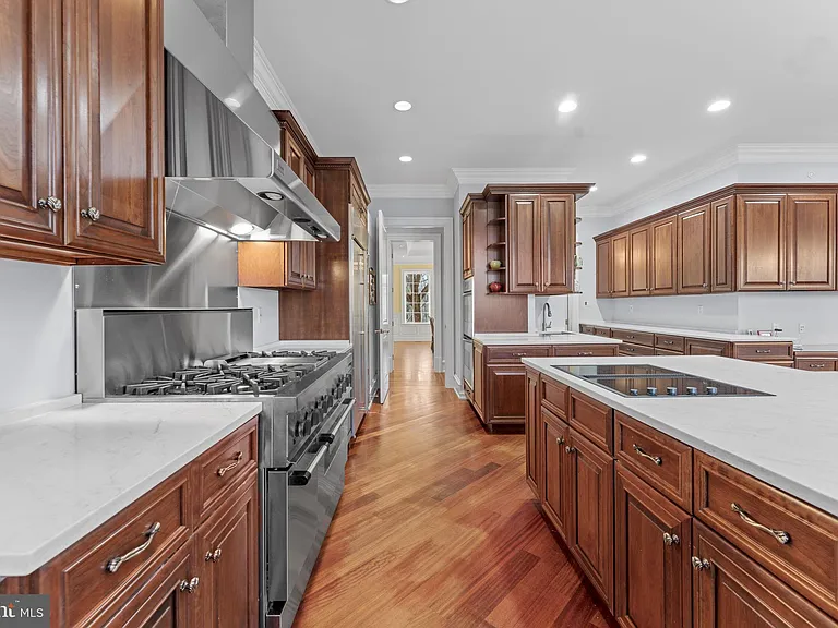 8541 Old Dominion Dr — Photo 56