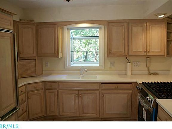 3rd image of 2330 Worthingwoods Blvd