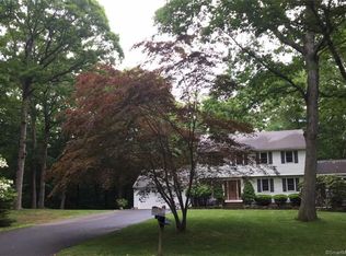 6 Kings Grant Rd, Clinton, CT 06413