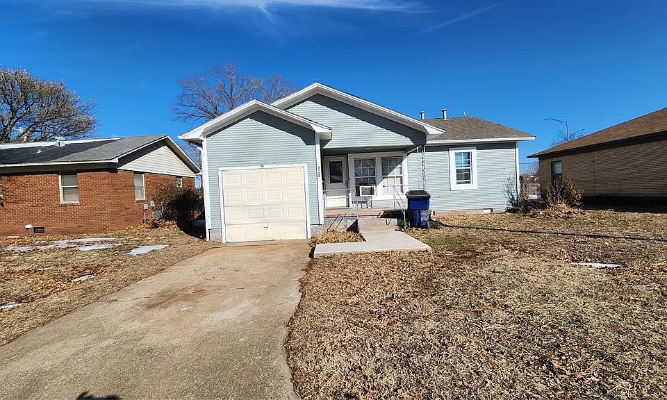 1st image of 924 Cherokee Pl