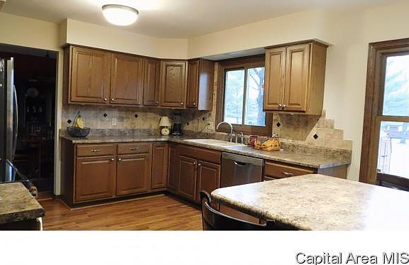 2nd image of 515 Flaggland Dr
