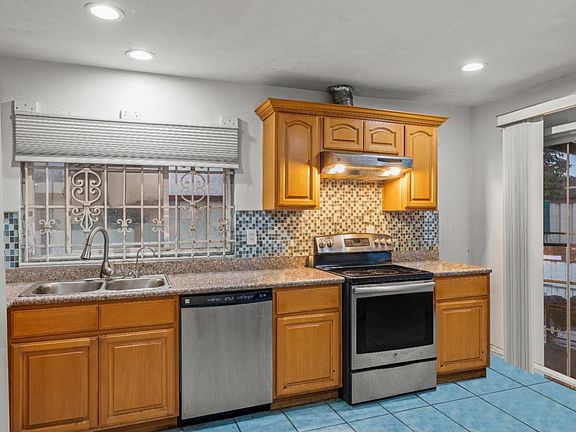 4th image of 1164 Creston Ln