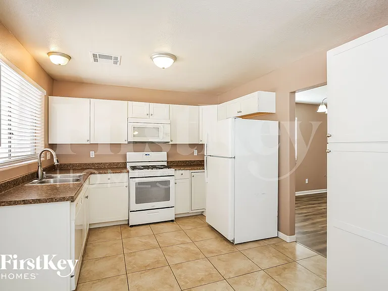 9135 Green Frost Dr — Photo 8