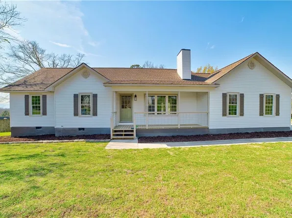 95 Debbie Ln, Ringgold, GA 30736