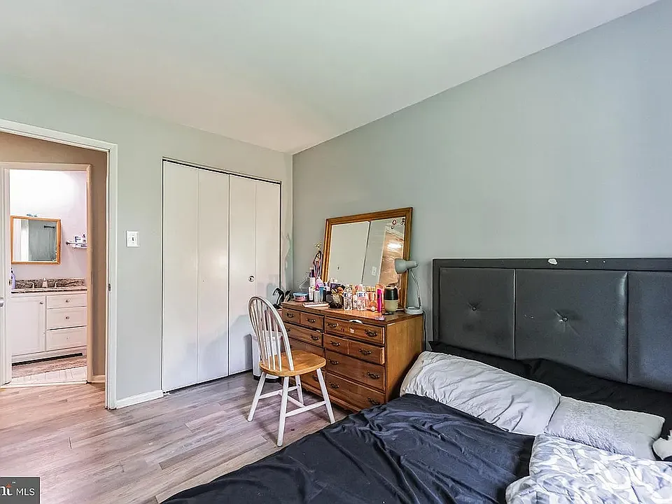4 bed, 1900 sqft, $3,800 — Photo 3