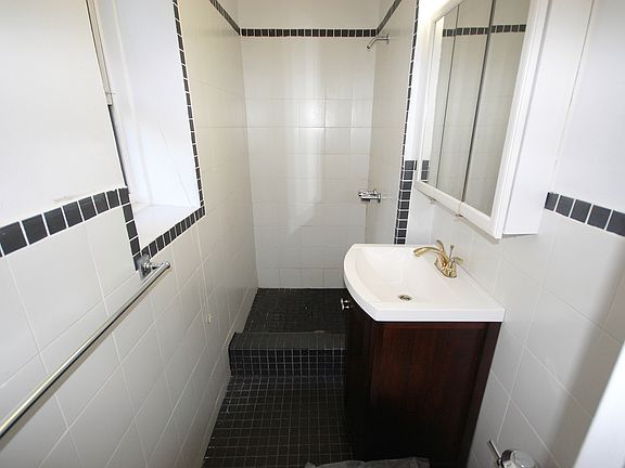 4th image of 679 W 239th St APT 1B