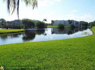 210 Lakeview Dr APT 101, Weston, FL 33326