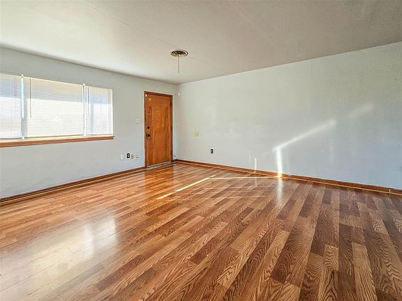 5th image of 4523 NW Cheyenne Ave