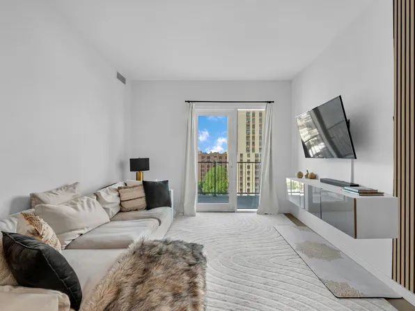 13 West 116th Street image 1 of 24