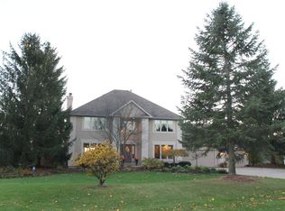 5222 Rollingbrook Ct NE, Ada, MI 49301