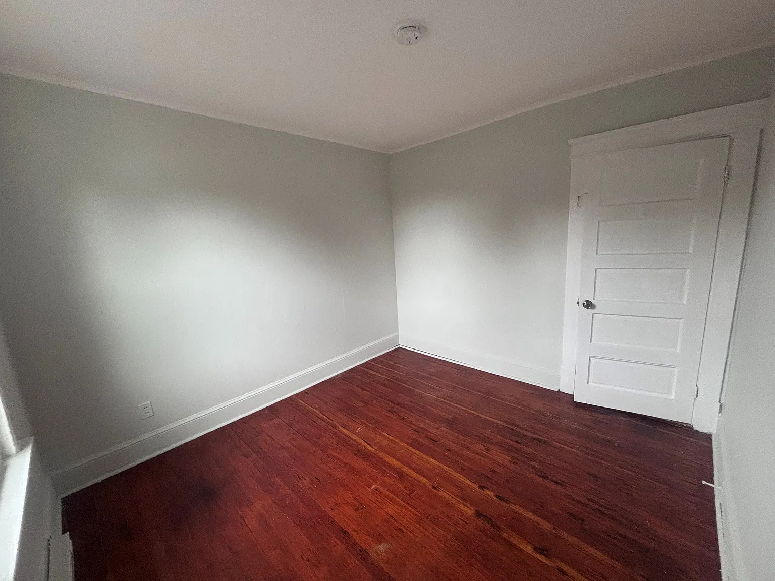 3 bed, 1200 sqft, $1,800 — Photo 4