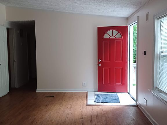 2nd image of 11 Glade Dr