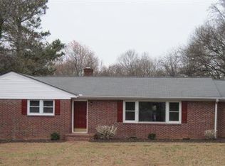 110 Greenbriar Dr, Simpsonville, SC 29680
