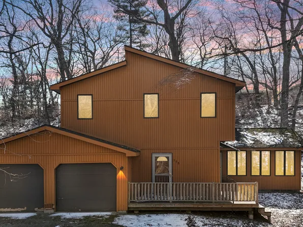 175 N Bailey Dr, Porter, IN 46304