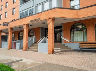 23 Main St #502, Hamilton, ON L9H2P7