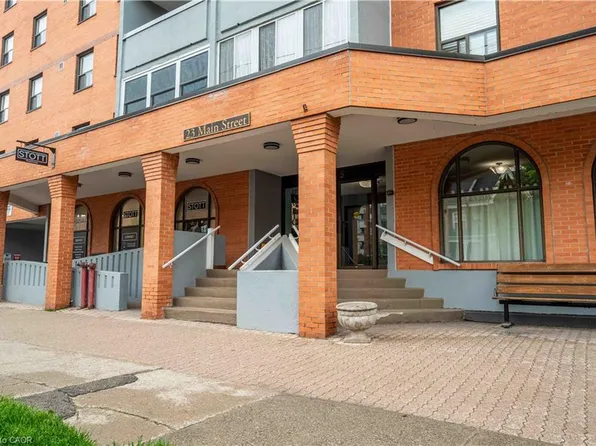 23 Main St #502, Hamilton, ON L9H 2P7