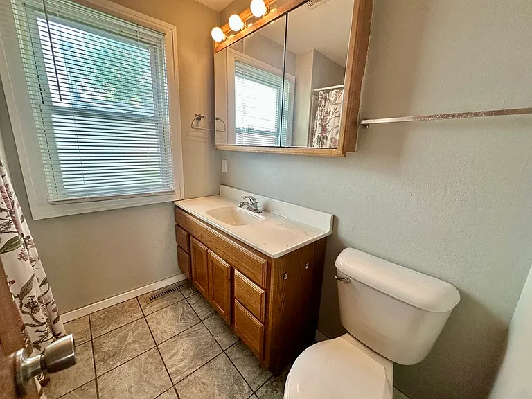 1332 C St SW — Photo 11