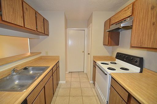 2nd image of 56 Fallshire Dr