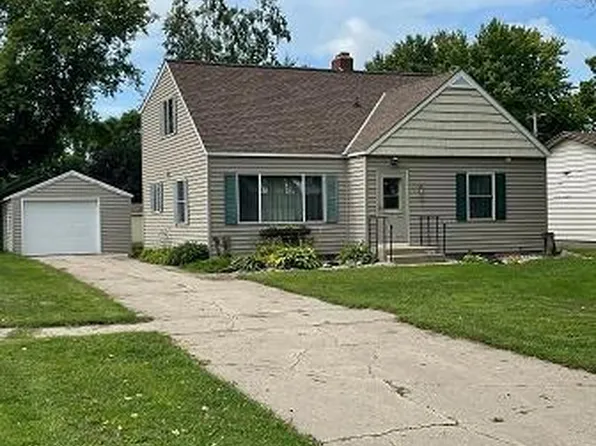 727 Division St N, Clara City, MN 56222