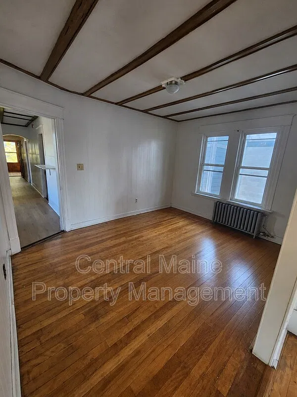 4 bed, 1.0 bath, $1,695 — Photo 3