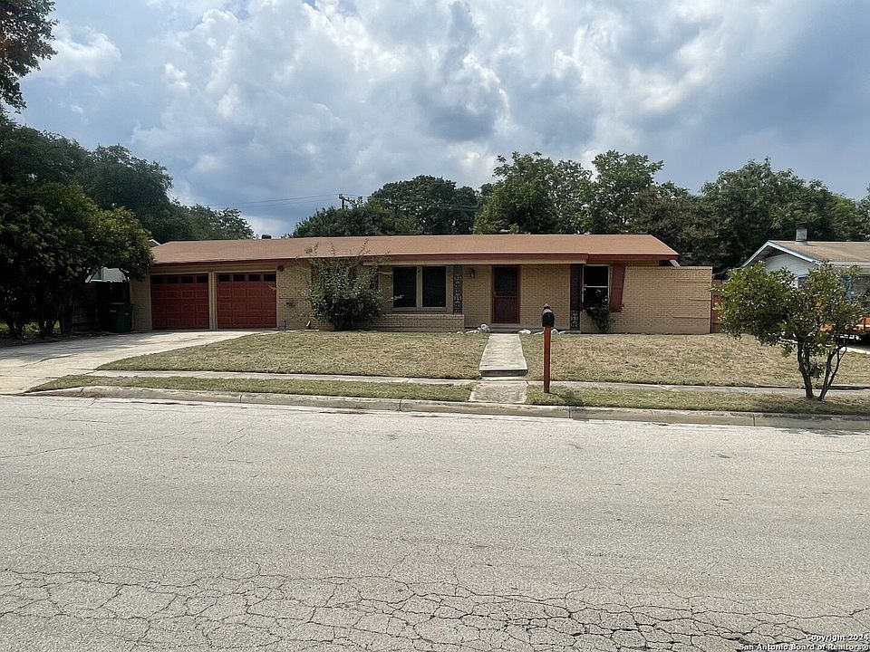 1st image of 907 Northcrest