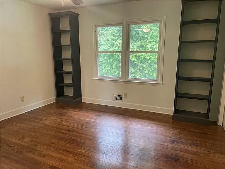 4260 S Lakeshore Dr #RIGHT — Photo 8