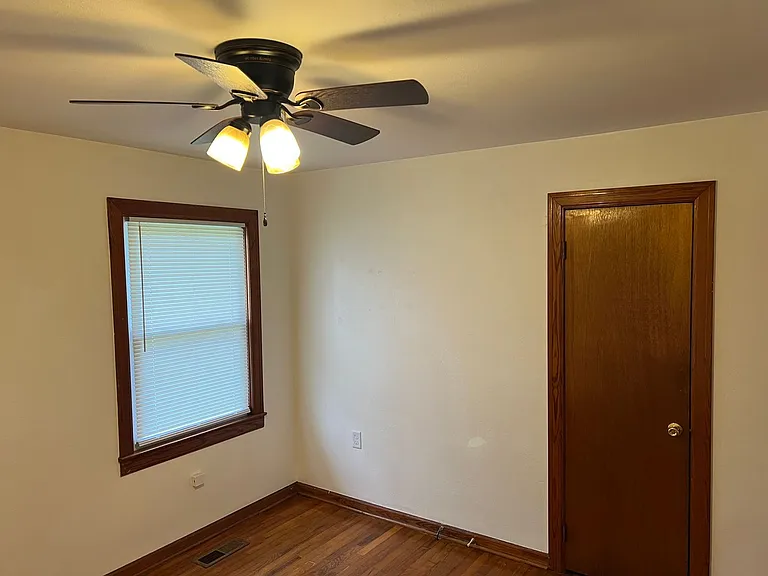 1009 Mike Ave — Photo 18