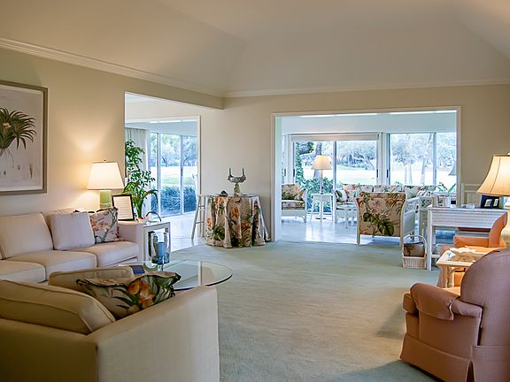 5th image of 119 Silver Moss Dr