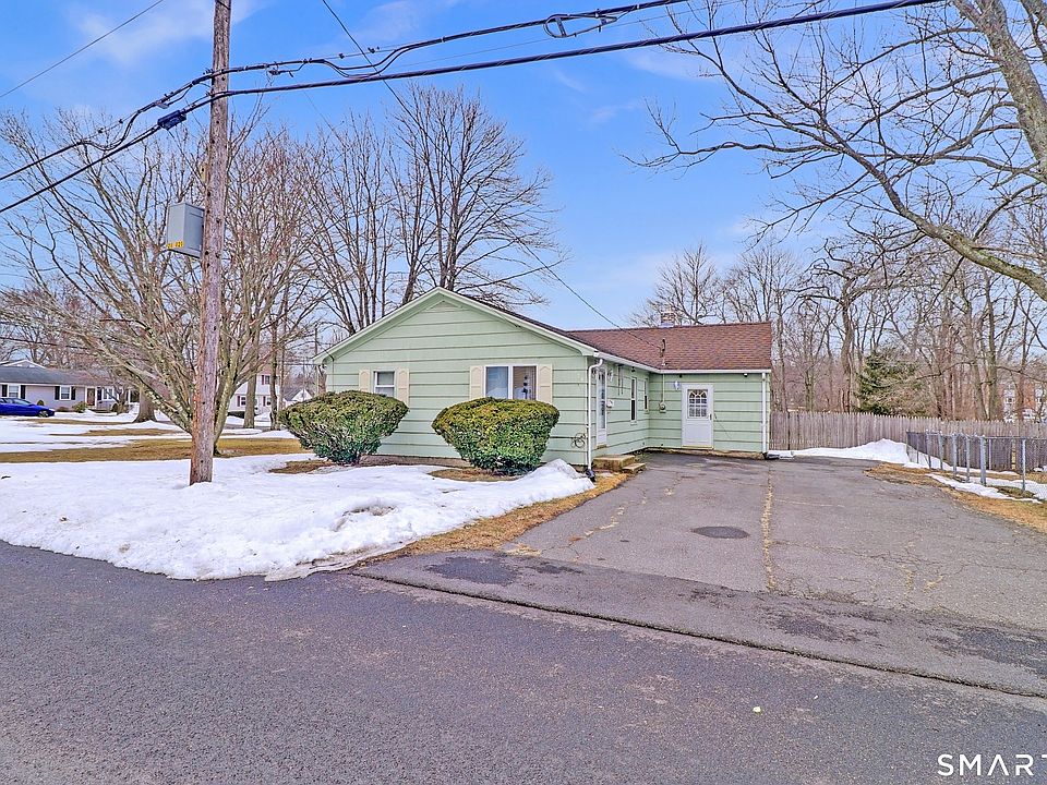 1st image of 131 Mountain View Avenue