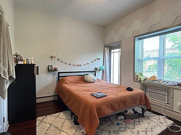 4th image of 245 Tompkins Ave #1