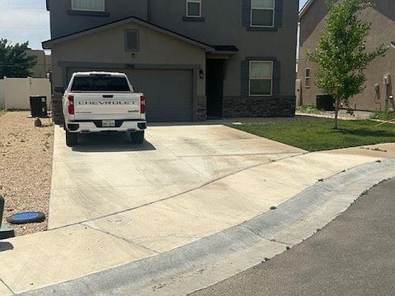 3rd image of 2915 N Sabrita Cir