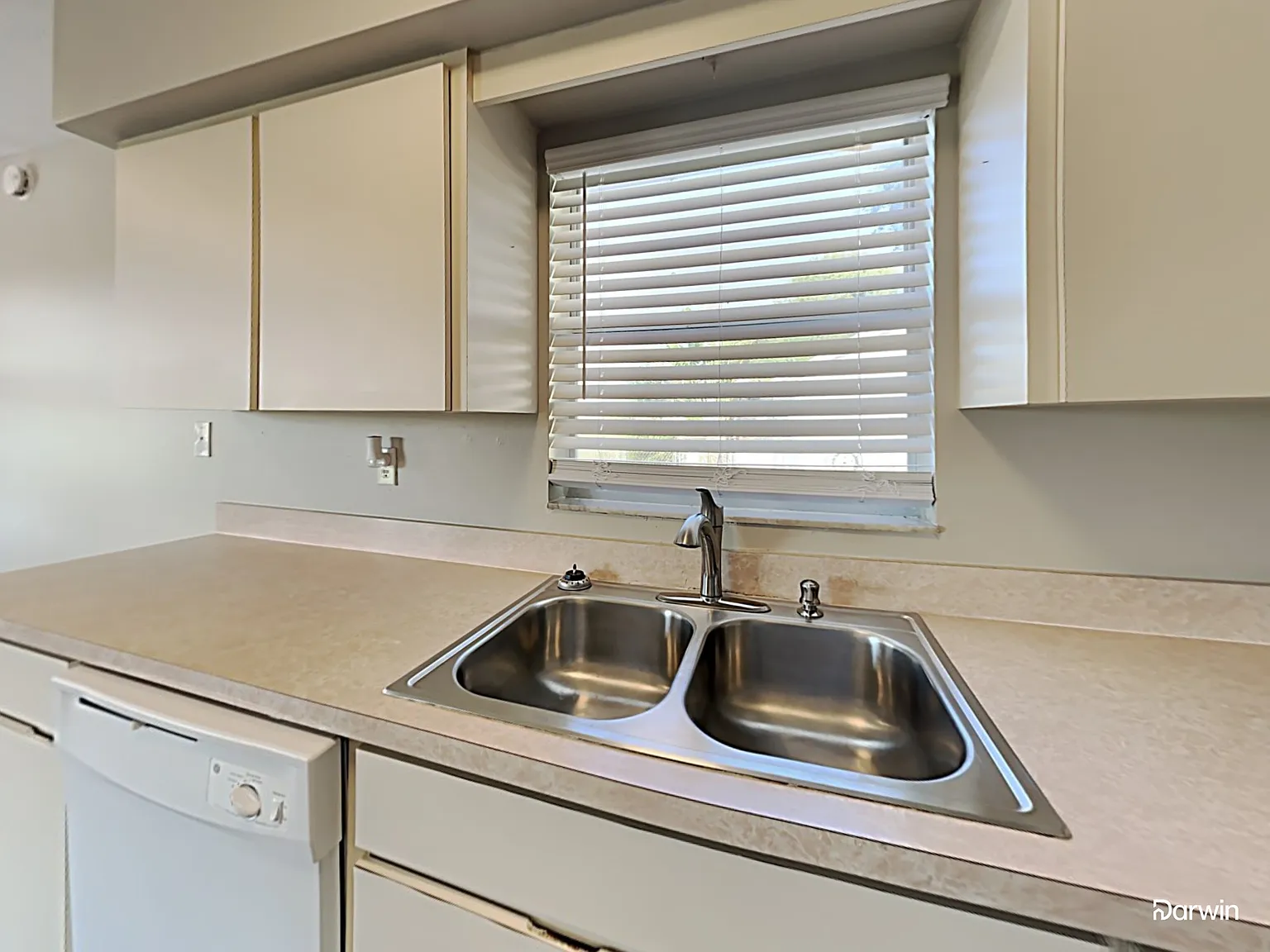 3 bed, 2.0 bath, 1457 sqft, $1,750 — Photo 4