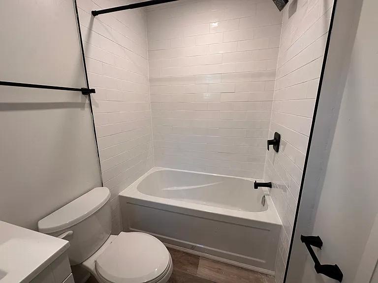 128 Wentworth St N #1 — Photo 12