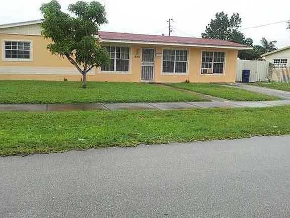 3rd image of 19500 NW 13th Pl