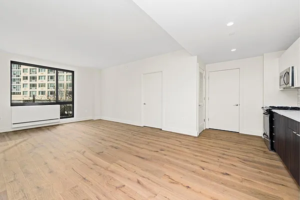 Rented by Modern Spaces | media 22