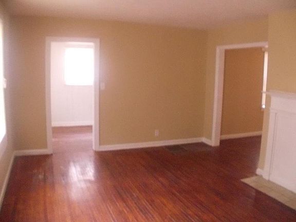 2nd image of 1338 Lynford Dr SW