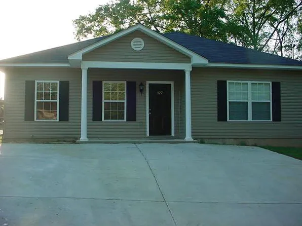 327 Village Dr, Auburn, AL 36830