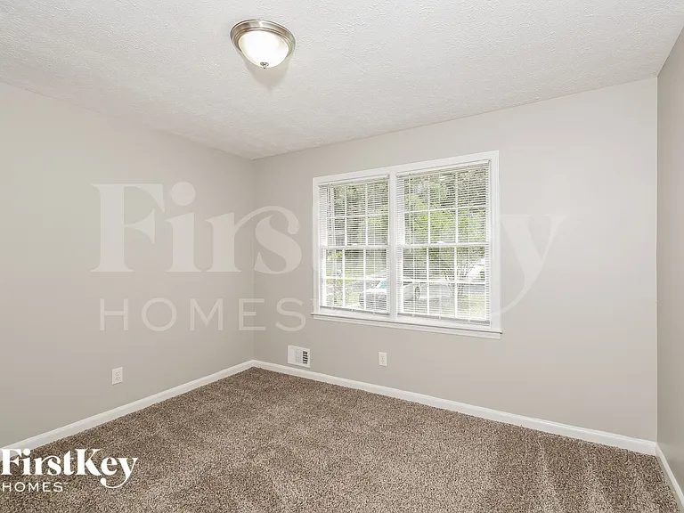 125 Creekview Dr — Photo 14