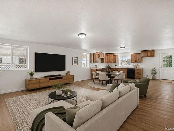 5th image of 209 James Street