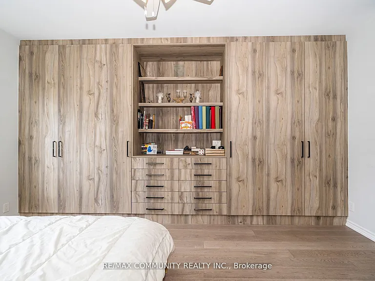 980 Yonge St #513 — Photo 23