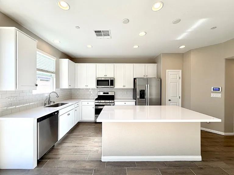 5039 Tranquil View St — Photo 17