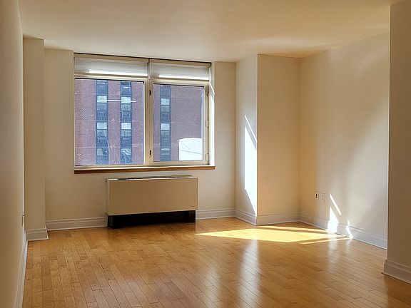 3rd image of 1760 2nd Ave APT 8E