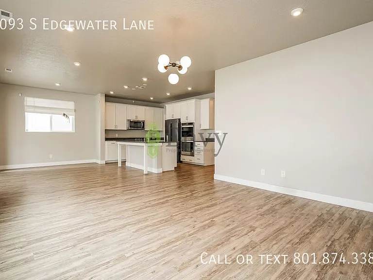3093 S Edgewater Ln — Photo 4